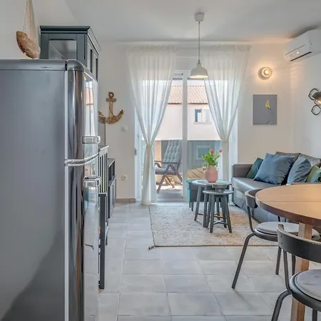 New And Chic Place Near Old Town Of Apartment Trogir