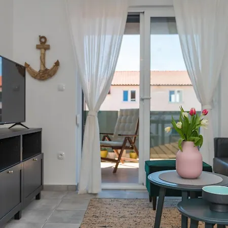 New And Chic Place Near Old Town Of Apartment Trogir