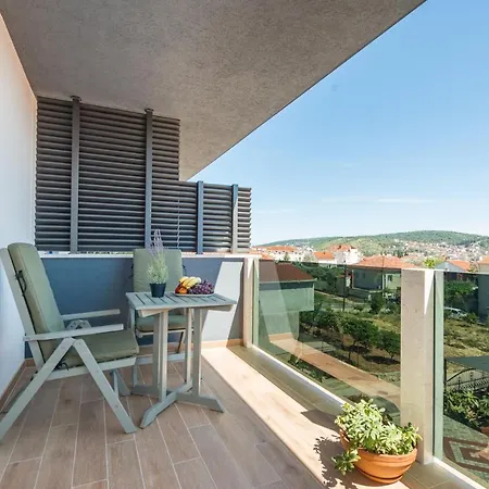 New And Chic Place Near Old Town Of Apartment Trogir