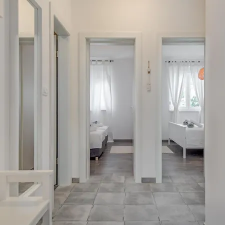 New And Chic Place Near Old Town Of Apartment *
