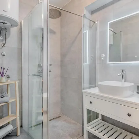 New And Chic Place Near Old Town Of Apartment Trogir