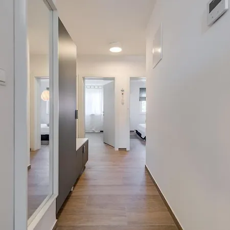 New And Chic Place Near Old Town Of Apartment Trogir